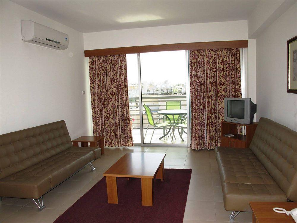Eleonora Hotel Apartments Larnaka Exterior foto