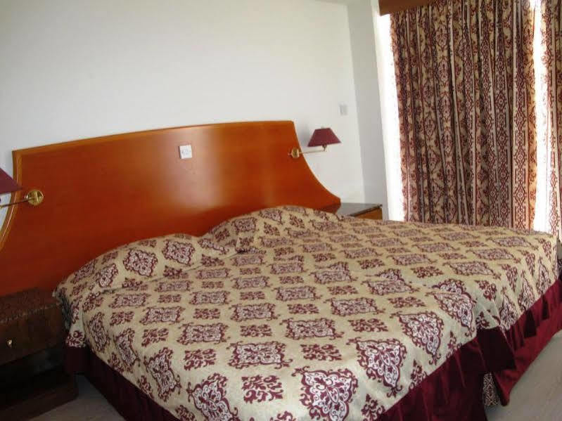 Eleonora Hotel Apartments Larnaka Exterior foto