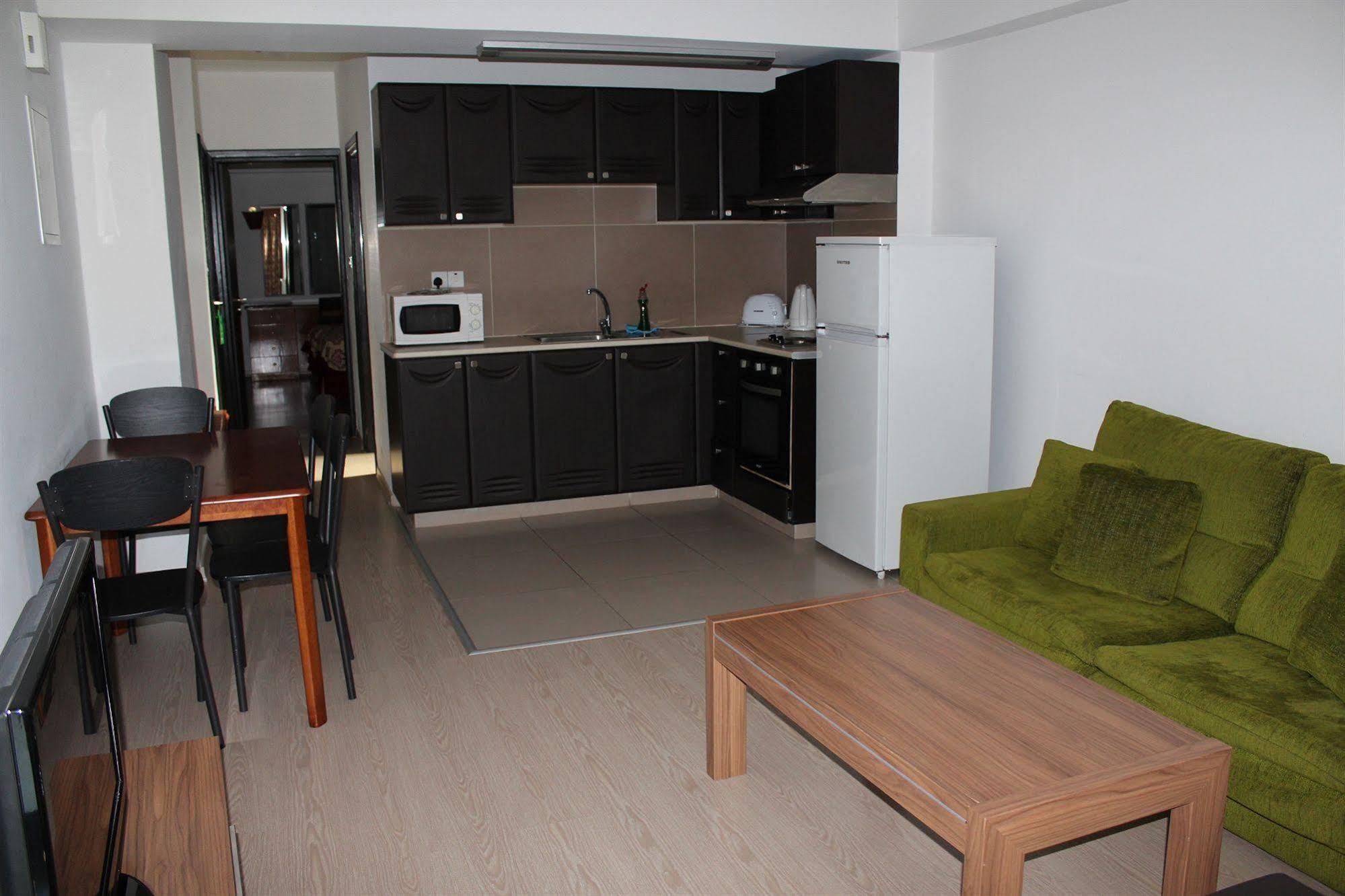 Eleonora Hotel Apartments Larnaka Exterior foto