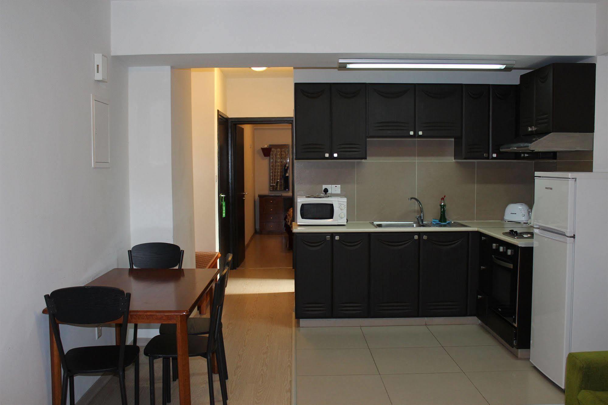 Eleonora Hotel Apartments Larnaka Exterior foto