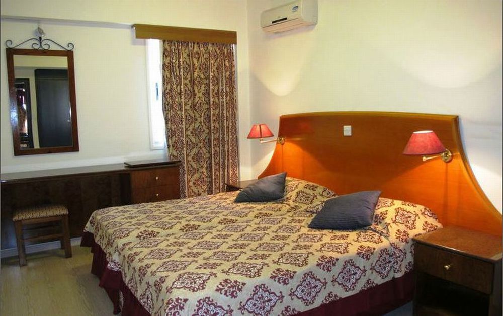 Eleonora Hotel Apartments Larnaka Exterior foto